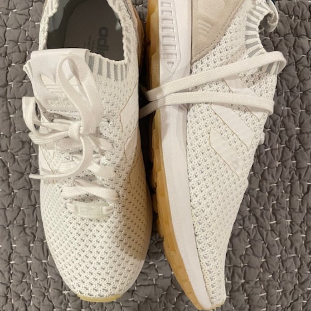 WOMEN'S Adidas ZX Flux 9   WHITE!